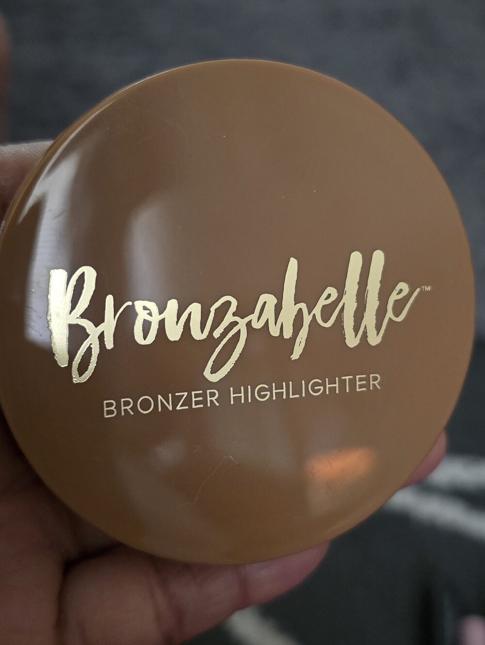 Bronzabelle Bronzer/Highlighter Compact in Tuscan sun